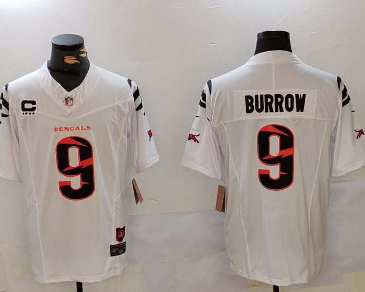Men's Cincinnati Bengals Joe Burrow #9 White Vapor Untouchable Limited Jersey