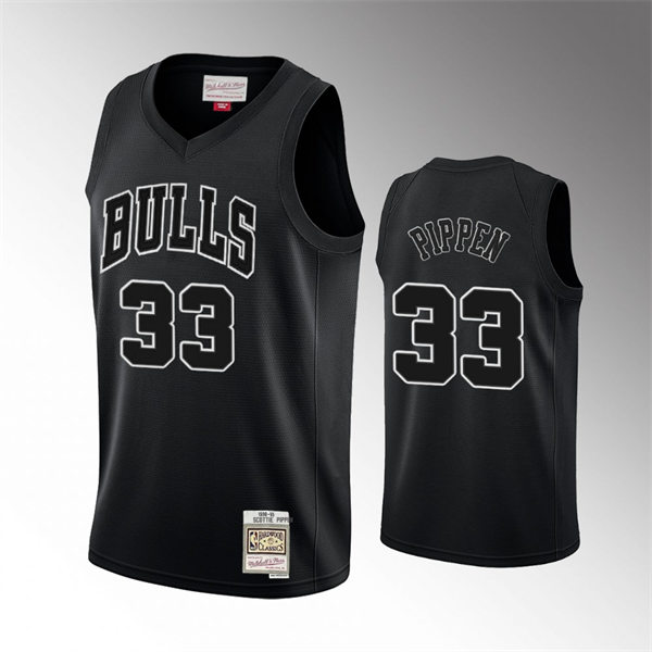 Mens Chicago Bulls #33 Scottie Pippen Mitchell & Ness 1997-98 Black Out Hardwood Classics Jersey