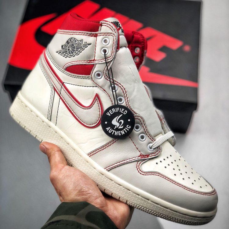 Air Jordan 1 Retro "Phantom" 555088-160