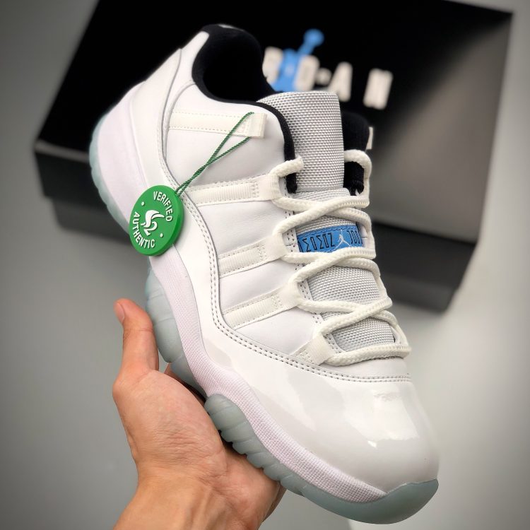 Unsex AIR JORDAN 11 LEGEND BLUE AV2187-117