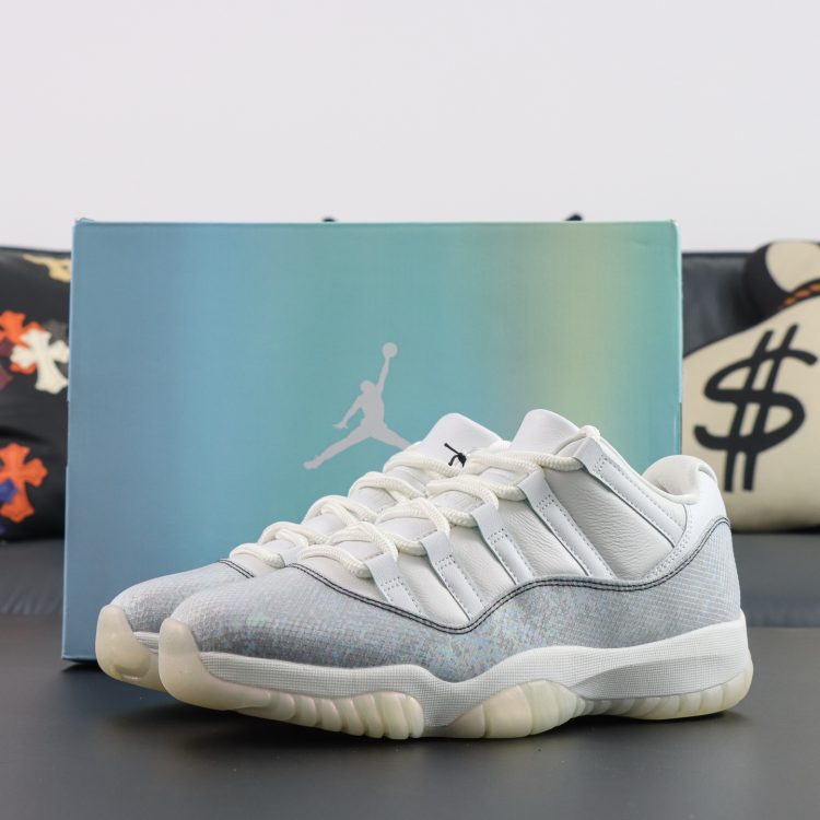 Unsex AIR JORDAN 11 LOW HQ7000-001