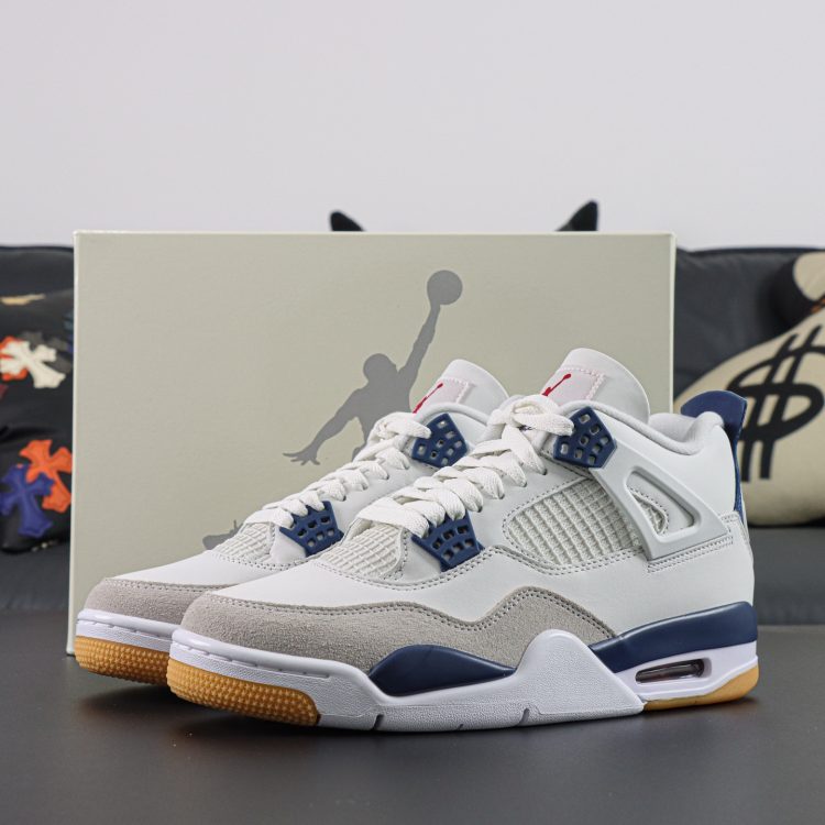 Mens NIKE SB X NIKE AIR JORDAN 4 NAVY DR5415-100
