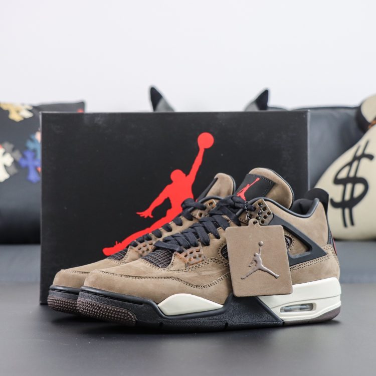 TRAVIS SCOTT X NIKE AIR JORDAN 4 Oversize