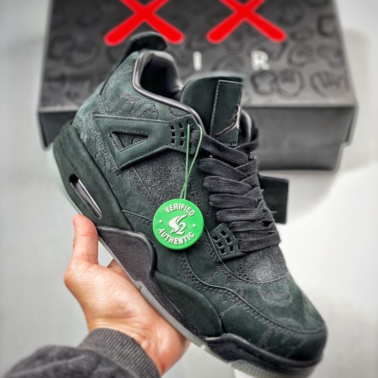 AIR JORDAN 4 X KAWS BLACK 930155-001