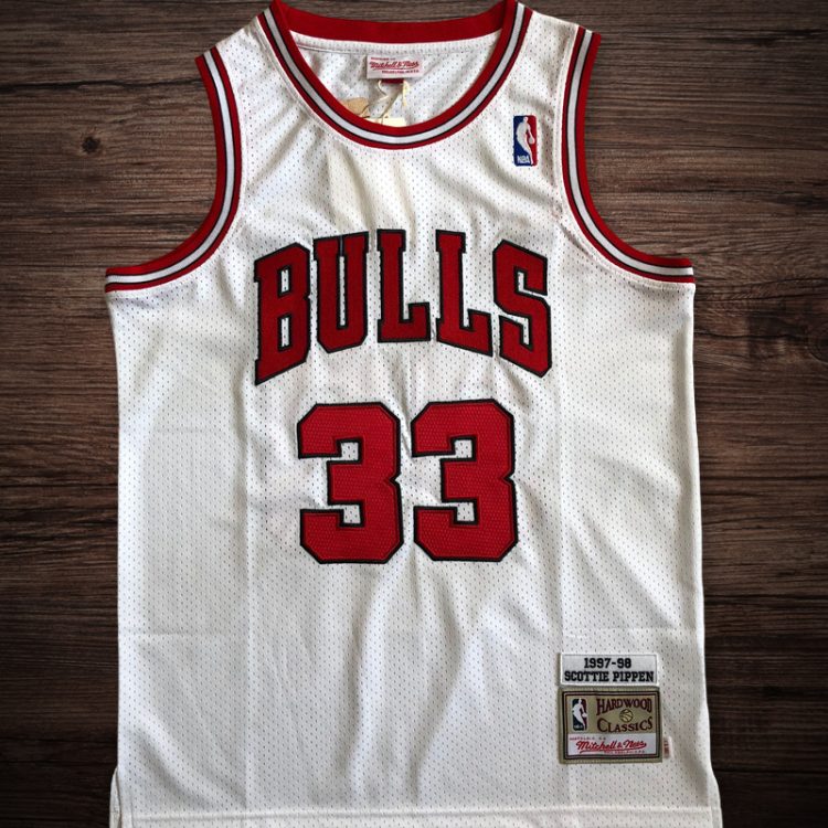 Men's Chicago Bulls 1997-98 #33 Scottie Pippen Jersey White