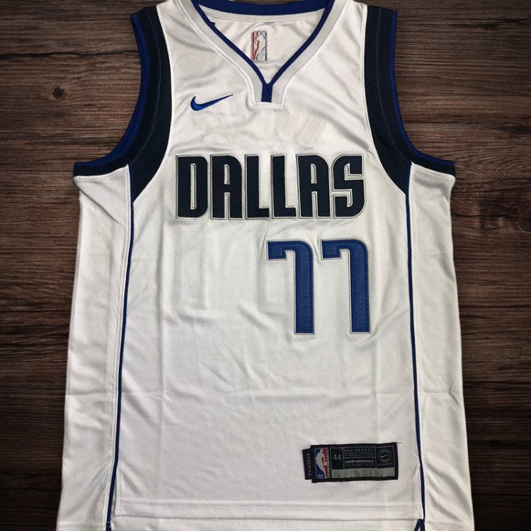 Men's Dallas Mavericks #77 Doncic Jersey in white